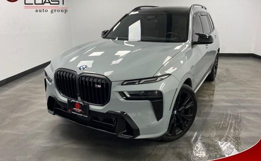 2023 BMW X7 M60i