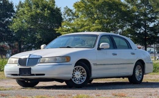 1998 Lincoln Town CAR Signature