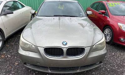 2004 BMW 525I