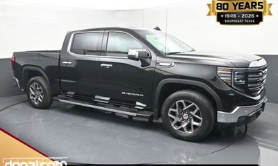 2026 GMC Sierra SLT