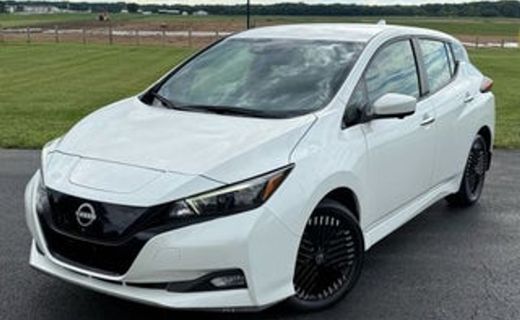 2023 Nissan Leaf SV