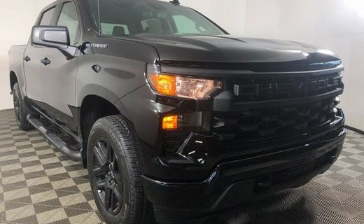 2023 Chevrolet Silverado Custom