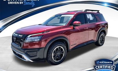 2023 Nissan Pathfinder SV