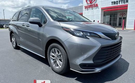 2026 Toyota Sienna LE