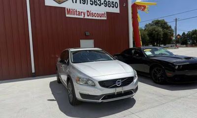 2015 Volvo V60CC Premier NON R