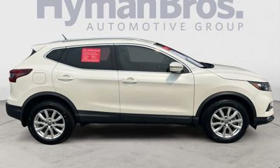 2022 Nissan Rogue Sport SV