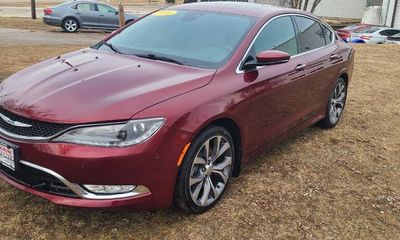 2016 Chrysler 200 200C