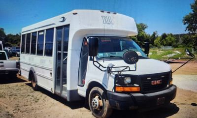 2012 GMC Savana Cutaway G3500