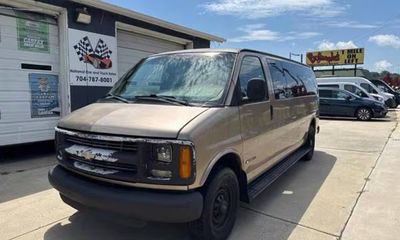 2001 Chevrolet Express Base