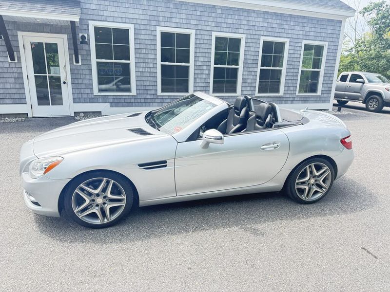 2016 Mercedes-Benz SLK-Class — a typically priced live listing