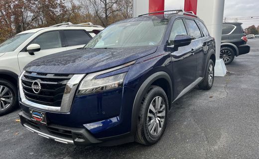 2023 Nissan Pathfinder SL