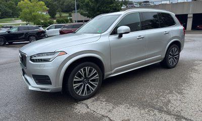 2021 Volvo XC90 Momentum