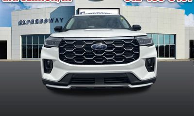 2025 Ford Explorer Platinum