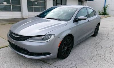 2015 Chrysler 200 200S
