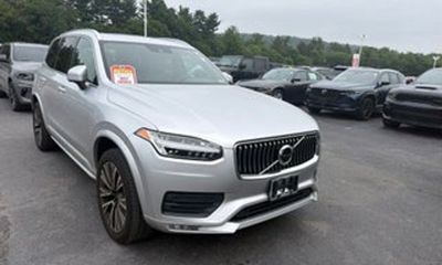 2020 Volvo XC90 Momentum