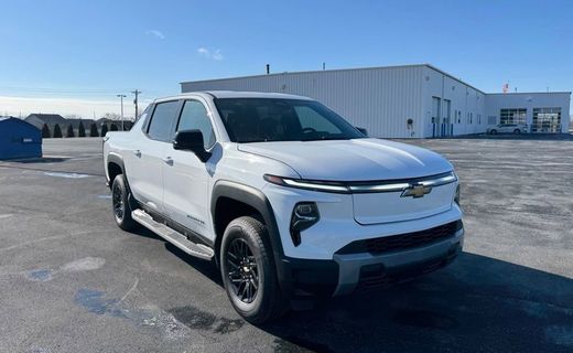 2025 Chevrolet Silverado LT