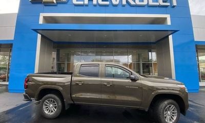 2024 Chevrolet Colorado LT