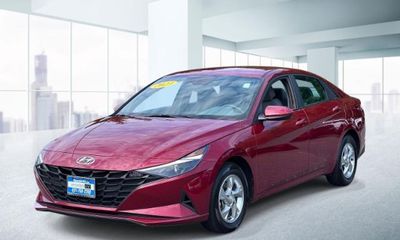 2023 Hyundai Elantra SE