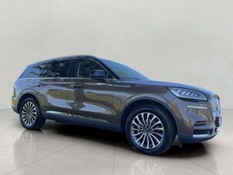 2022 Lincoln Aviator — a typically priced live listing