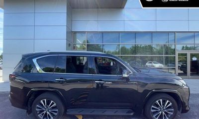 2025 Lexus LX 600 Premium