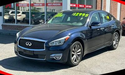 2016 Infiniti Q70 37