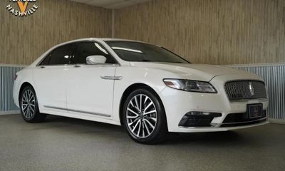 2018 Lincoln Continental Select