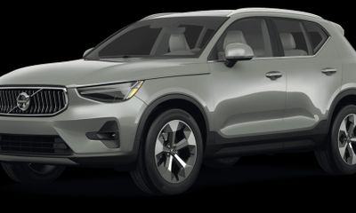2024 Volvo XC40 Core Bright Dark