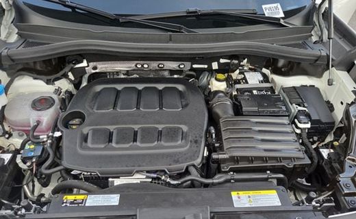 2025 Volkswagen Tiguan 4MOTION SE