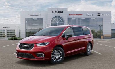 2026 Chrysler Pacifica Select