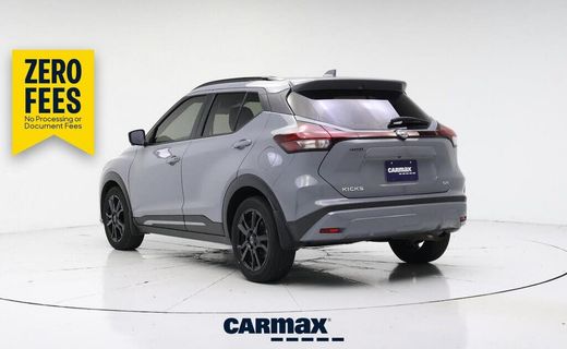 2023 Nissan Kicks SR