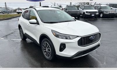 2025 Ford Escape Phev