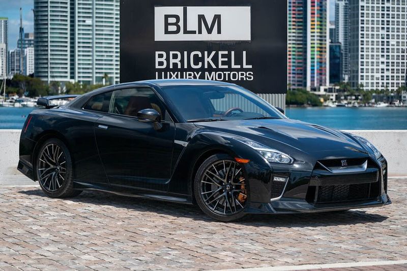 Representative 2020 Nissan GT-R photo