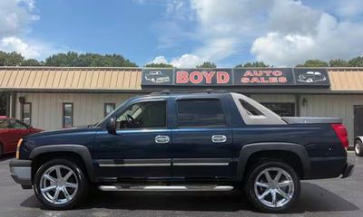 2005 Chevrolet Avalanche 1500 LS
