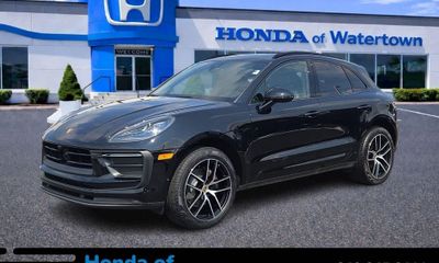 2023 Porsche Macan