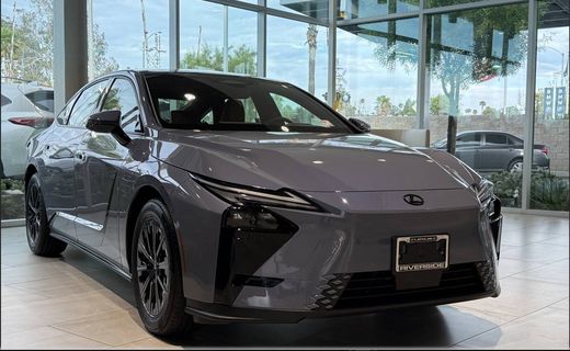 2026 Lexus ES 350E Premium