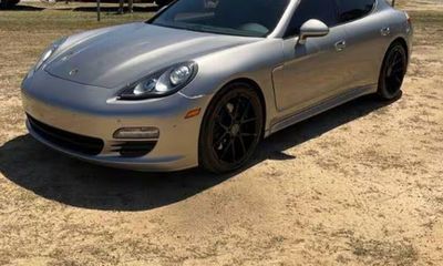 2011 Porsche Panamera Base 4