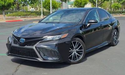 2021 Toyota Camry SE Convenient PKG