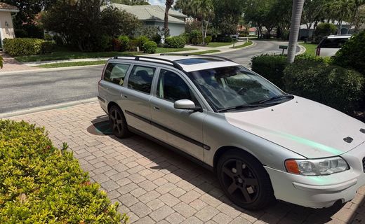 2004 Volvo V70 R