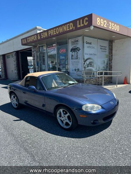 2001 Mazda MX-5 — a typically priced live listing