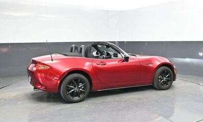 2025 Mazda MX-5 Sport