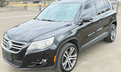 2011 Volkswagen Tiguan S 4MOTION