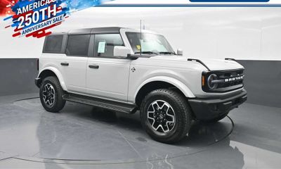 2026 Ford Bronco Outer Banks
