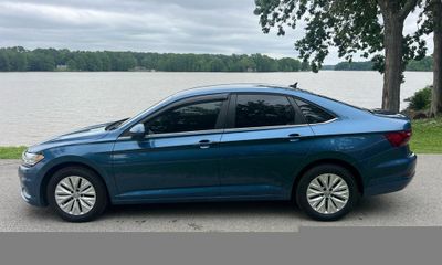 2020 Volkswagen Jetta S SE R