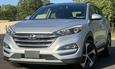 2017 Hyundai Tucson SE Popular Equipment