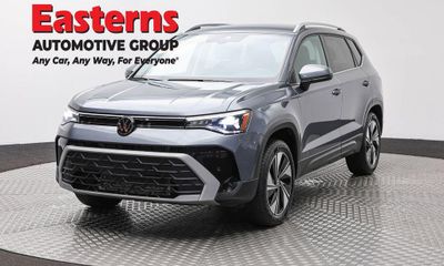 2025 Volkswagen Taos 4Motion SE