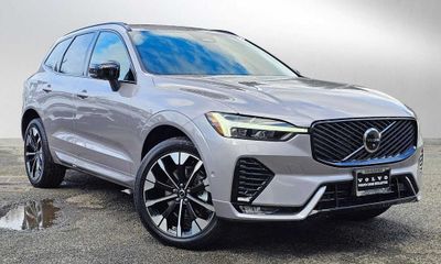 2026 Volvo XC60 Plus Dark