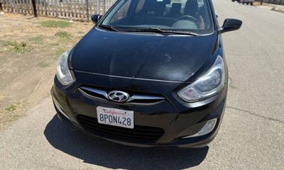 2012 Hyundai Accent GLS Middle Grade