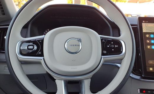 2026 Volvo XC90 Ultra Bright