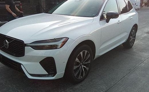 2024 Volvo XC60 Plus Dark
