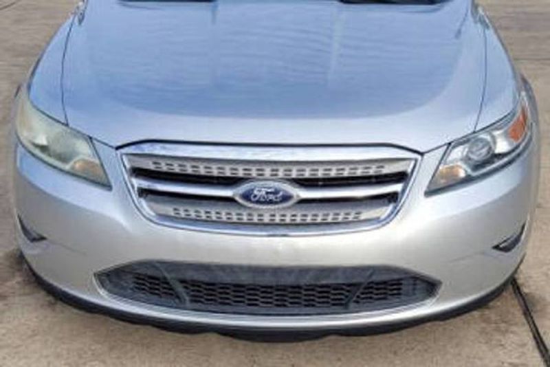 2011 Ford Taurus — a typically priced live listing